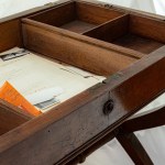 Walnut wood desk 19th century 75 x 82 x 48 cm with crossed legs connected to the base and compass top with compartmentalized drawer underneath. State of preservation: good., Walnut wood desk 19th century 75 x 82 x 48 cm with crossed legs connected to the 