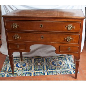 Rectangular wooden chest of drawers late 19th early 20th century 88 x 97.5 x 46 cm with four drawers, truncated cone leg with lateral and frontal squares in the drawers. Geometric profiling on the fruit wood top State of preservation: good, Rectangular wo