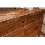 Three-drawer chest of drawers 19th century 93 x 118 x 53.5 cm in walnut and briar wood, rectangular in shape with four truncated conical legs. Decorated on the front, top and sides with geometric squares in fruit wood. State of preservation: good, minimal