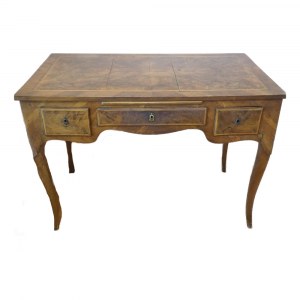 Three-drawer desk in walnut and walnut root late 19th century early 20th century 80 x 63 x 110 cm Work located at the Roman residence of the grantor. Condition: one leg restored, Three-drawer desk in walnut and walnut root late 19th century early 20th cen
