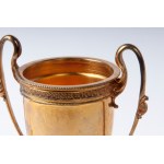 800/1000 vermeil silver cup second half of the 20th century 22 x 7.2 cm Handle grips with flower insert and cover with curled grip. Gr 337, Italian hallmark partly erased, difficult to read. Condition: good, minimal wear related to use over time, 800/1000