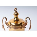 800/1000 vermeil silver cup second half of the 20th century 22 x 7.2 cm Handle grips with flower insert and cover with curled grip. Gr 337, Italian hallmark partly erased, difficult to read. Condition: good, minimal wear related to use over time, 800/1000