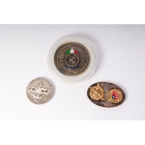 Lot of three commemorative medals military. State of preservation: good., Lot of three commemorative medals military. State of preservation: good.