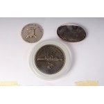 Lot of three commemorative medals military. State of preservation: good., Lot of three commemorative medals military. State of preservation: good.