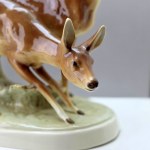 Velká porcelánová figurka od Royal Dux Bohemia-Československo 50. léta [ Jelen, srnec, lov].