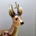 Velká porcelánová figurka od Royal Dux Bohemia-Československo 50. léta [ Jelen, srnec, lov].