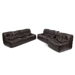 Michael Ducaroy (nar. 1925) Ligne Roset, Francúzsko, dvojica pohoviek a kreslo Kashima, 70.-80. roky 20. storočia.