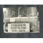 [fotografia] Album z oryginalnymi fotografiami promującymi akcję Tydzień kultury na jezdni Warszawa 19‑26.04.1969 r.