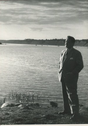 [Set of 4 photographs] Wladyslaw Broniewski (1897-1962). Photo by Henryk Hermanowicz (1912-1992).