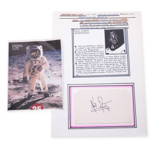 Neil Armstrong (1930 - 2012) | Signed clipping