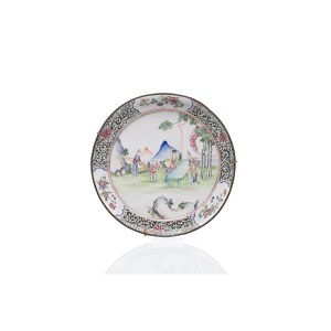 COPPER ENAMELED PLATE WITH CHINESE FIGURAL SCENE | CHINA, YONGZHENG/QIANLONG PERIOD (1723-1796) (CHINA / CHINESE 18TH CENTURY)