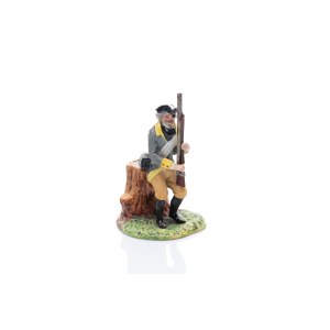 FIGURINE EN PORCELAINE D'UN SOLDAT AVEC UNE ARME | PRAGUE (MANUFACTURE DE PORCELAINE DE PRAGUE), ARNOŠT POPP (TCHÈQUE / BOHÈME VERS 1850)