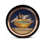 Gold and tortoiseshell snuff box with micromosaic