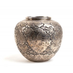 Simon Troger, Solid silver Indian vase
