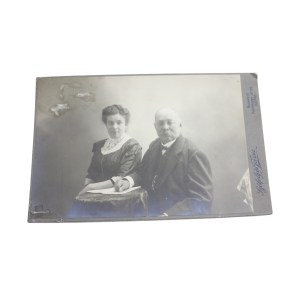 Cabinet photograph - portrait couple, Budapest, early 20th century.