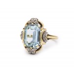 Ring with aquamarine and diamonds, 1st half of 20th century.
