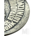 PRL - Medal Pamiątkowy Zespoł Estradowy Wojski Lotniczych “Eskadra”, Projekt Józef Misztela