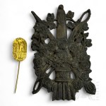 Gold Defensive Fitness Badge pin and placard (German Empire?).
