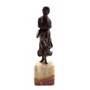 Figurine Girl with violin,