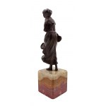 Figurine Girl with violin,