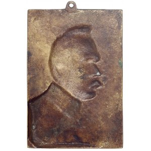 II RP, plakieta, Józef Piłsudski w mundurze marszałka i pełnej gali orderowej, sygnowana J.Małeta