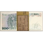 PRL, 200 złotych 1.12.1988, seria EF, paczka bankowa