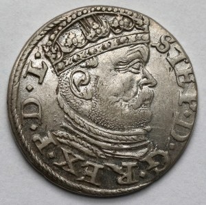 Stefan Batory, Trojak Ryga 1586 - duża głowa, rozetki
