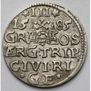 Stefan Batory, Trojak Ryga 1585 - sumiasty wąs