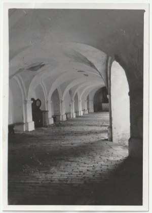 KROSNO. odpustkový kostel a klášter, 1948.