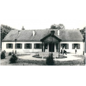 RUSSÓW. Muzeum Marii Dąbrowskiej.