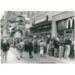 POZNAŃ. Ouverture du McDonald's, 1994.