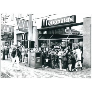 POZNAŃ. Ouverture du McDonald's, 1994.