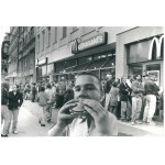 POZNAŃ. Ouverture du McDonald's, 1994.