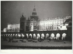 KRAKOV. Zimní soumrak, 1978.