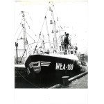 WŁADYSŁAWOWO. Return of the cutter WŁA-108 from fishing, 1976.
