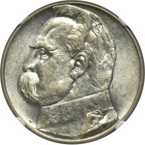 Pilsudski, 10 gold 1935 - NGC AU55