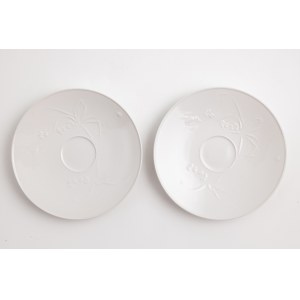 DWA TALERZYKI Z OWADAMI , Niemcy, Berlin, KPM, XX w,Porcelana, śr. 17,7 cm