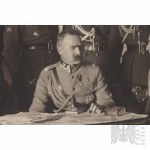 II RP Photo Józef Piłsudski and B. Wieniawa Długoszowski in the Surrounding Officers of the Polish Army