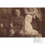 [AUTOGRAF PIŁSUDSKIEGO] II RP Fotografia Józefa Piłsudskiego w Otoczeniu Oficerów Karol Pęcherski. Belweder Warszawa