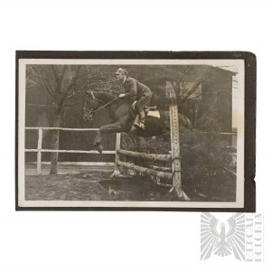 II RP - Fotografia Kawaleria, Zawody Hippiczne - Ułan skok przez przeszkodę