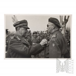 Fotografie maršála Alexandra a generála Romana Odzierzyńského z tiskového střediska PSZnZ