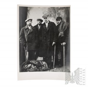 PSZnZ Fotografia Prasowa Generał Sosnkowski z Oficerami po przejściu granicy 1939 Węgry