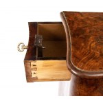 Agenouilloir italien Louis XV en racine de noyer