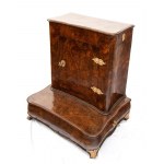 Agenouilloir italien Louis XV en racine de noyer