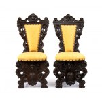 Tête de lit et paire de chaises italiennes sculptées, Renaissance