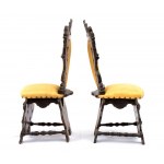 Tête de lit et paire de chaises italiennes sculptées, Renaissance
