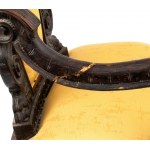 Tête de lit et paire de chaises italiennes sculptées, Renaissance