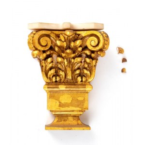 Chapiteau italien Louis XVI sculpté et doré