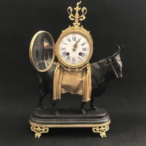 Pendule de cheminée de style classique, France, XIXe siècle.