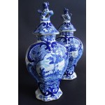 Para waz fajansowych dekorowanych kobaltem, Delft, XVII w.